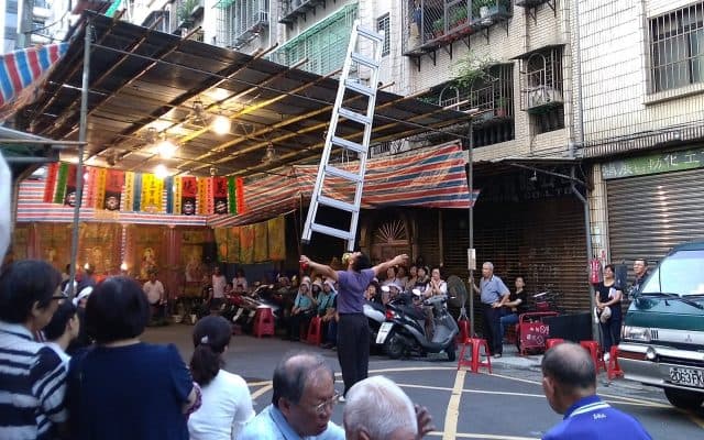 劇場創作走向民間的痕跡